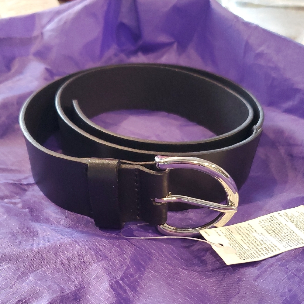 Gap black leather belt with silver buckle size medium